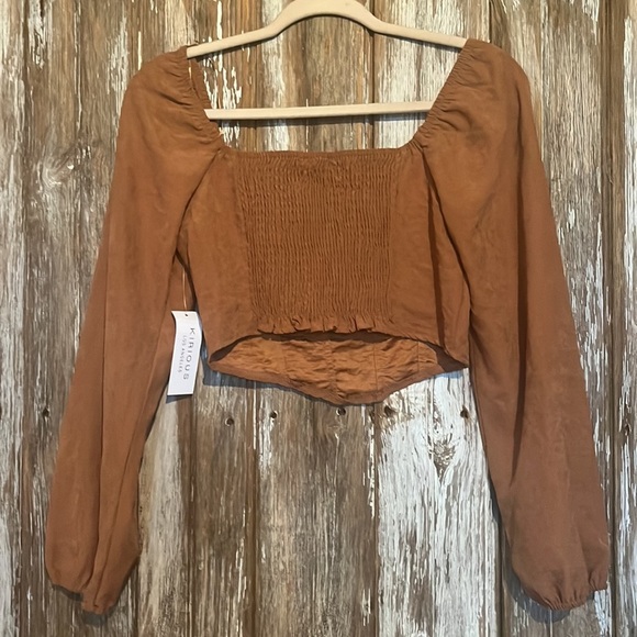 NWT KIRIOUS LOS ANGELES CROP TOP BLOUSE. SIZE SMALL - Picture 4 of 6